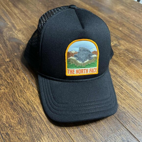 THE NORTH FACE TRUCKEE Snapback TRUCKER HAT BLACK/VALLEY PATCH NWOT - Picture 1 of 4